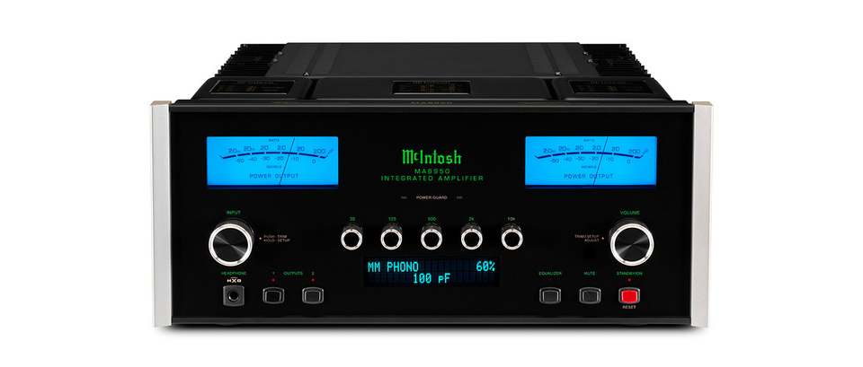 McIntosh　MA8950 Integrated Amp<br />
希望小売価格1,518,000円 (税込)<br />
藤沢店で展示中、試聴できます。<br />
<br />
<br />
『MA8900』の後継機種になります。『MA8900』の基本的機能および性能を受け継ぎながら、各部にブラッシュアップを施したマッキントッシュ伝統のモデルチェンジ手法になります。チャンネルあたり200Wの最大出力は、McIntoshオートフォーマーを介して供給され、事実上すべてのスピーカーを駆動するのに十分なパワーを持っています。オートフォーマーのユニークなデザインにより、スピーカーのインピーダンスが2、4、8Ωのいずれであっても、200Wを供給可能です。<br />
『MA8950』では、フィルター容量を2倍にしたことにより、ダイナミックヘッドルームが2.0dBから3.1dBに向上しています。これにより『MA8950』はより歪みの少ない音楽的なピークを再現する能力をさらに高めています。また、フィルター容量の増加により、より魅力的なローエンドのコントロールを含む、全体的な低域再生能力が向上しています。電源部の改良により、低ノイズ化を図り、様々な環境下での信頼性を高めています。また『MA8950』は、直感的でスムーズなオペレーションを実現する制御用マイクロプロセッサーと、マッキントッシュサウンドを生み出す最新のオーディオグレードパーツを引き続き採用しています。